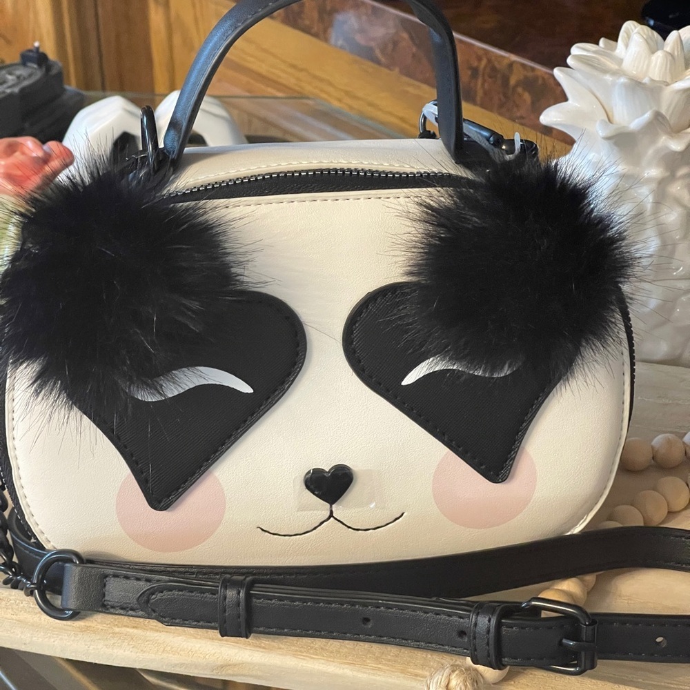 BETSEY JOHNSON Crossbody White XOBeau In White & Black